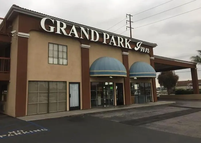 Grand Park Inn