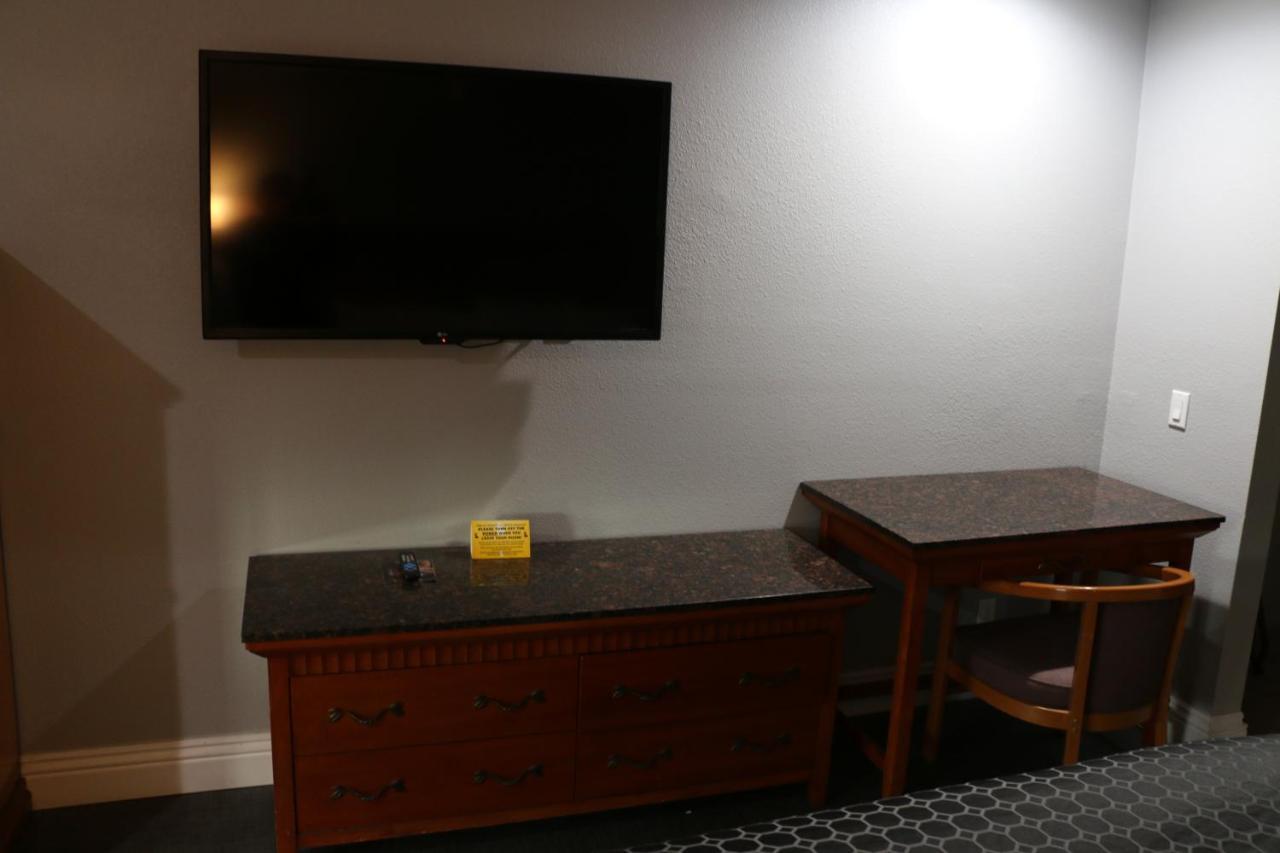 Grand Park Hotel Baldwin Park